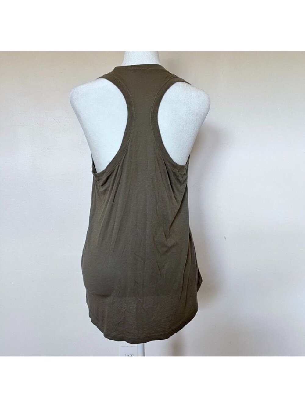 Splendid Women Sz M Olive Green Racerback Tank Top Athleisure Beachy Minimalist - Picture 2 of 9
